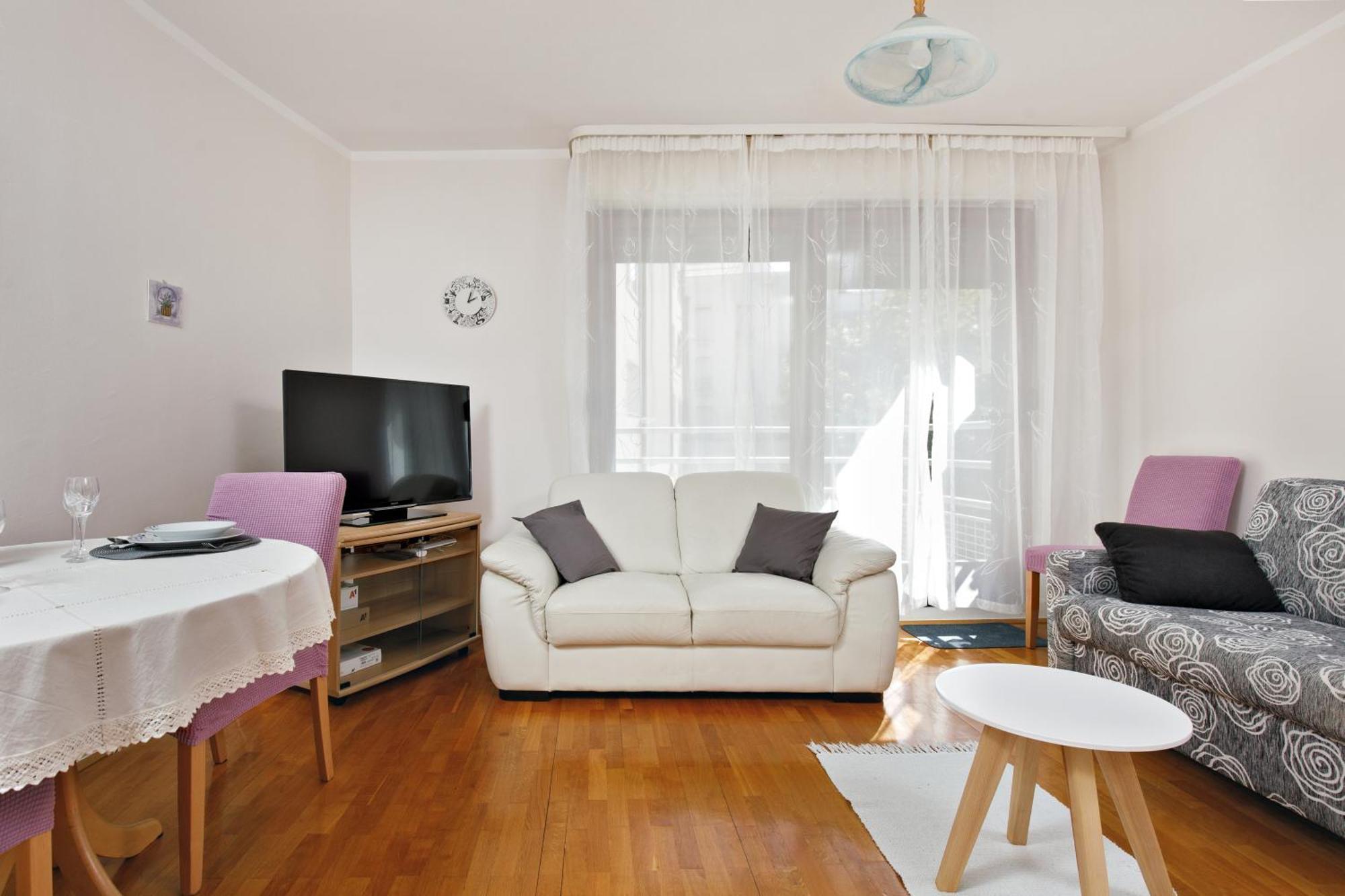Apartment By Me *