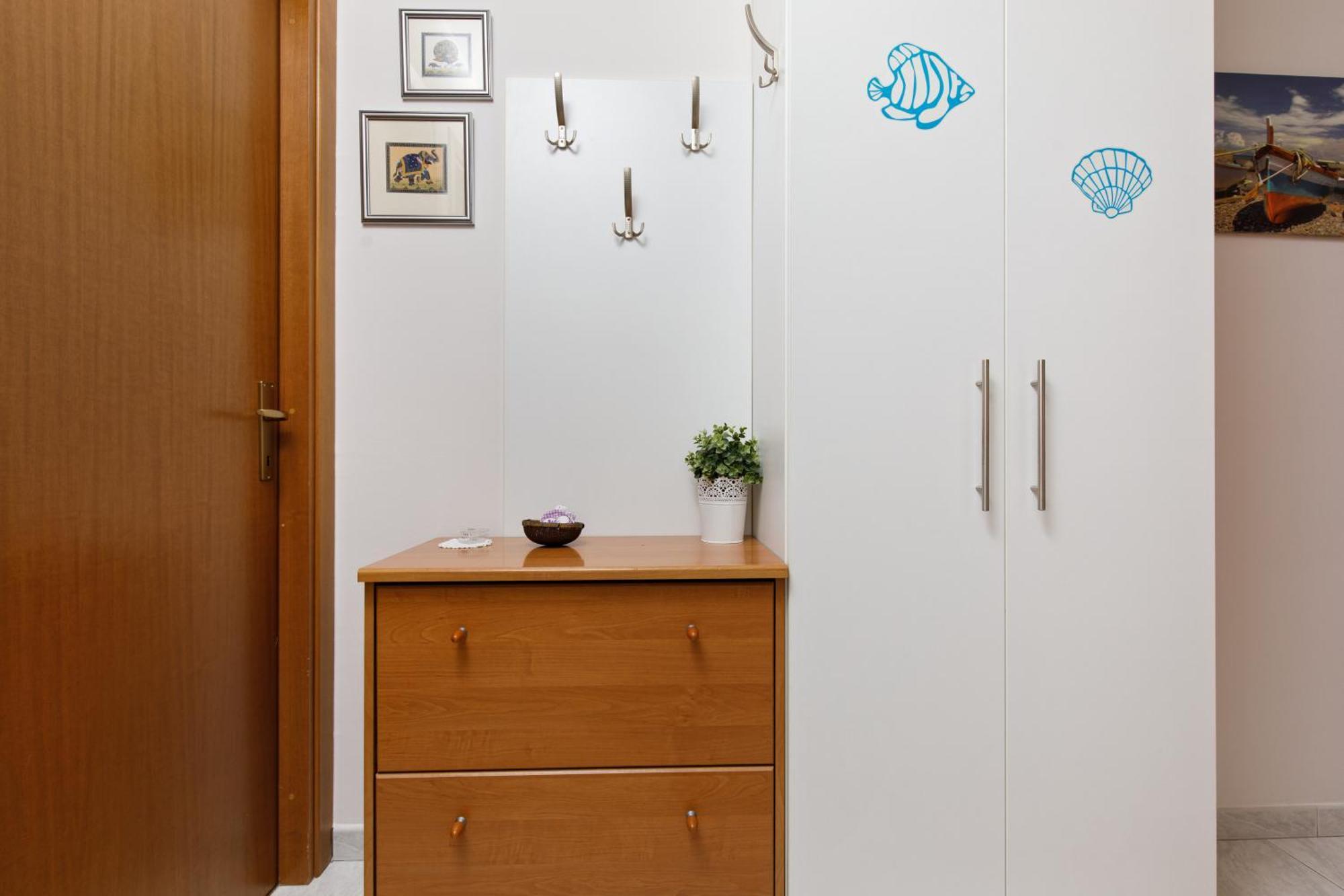 Apartment By Me Split