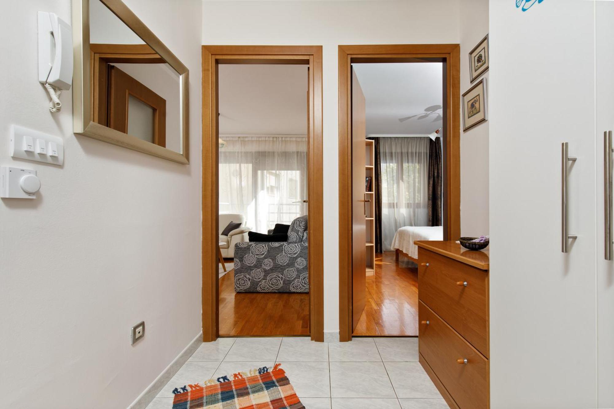 Apartment By Me *