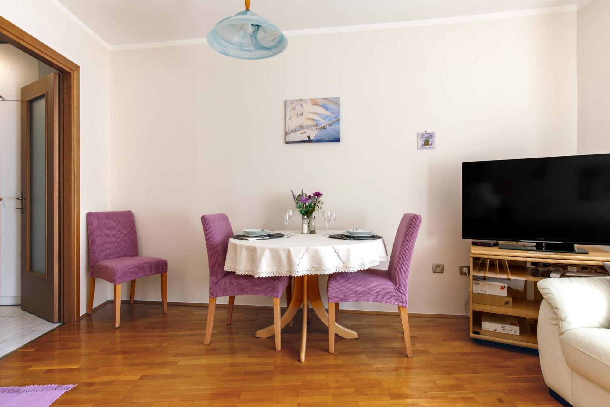 By Me Apartment *